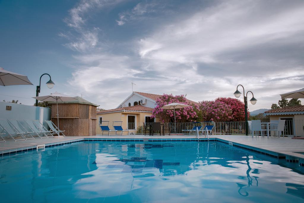 Residence Verde Mare Official Site ตอร์โตลี ภายนอก รูปภาพ