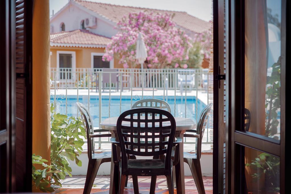 Residence Verde Mare Official Site ตอร์โตลี ภายนอก รูปภาพ
