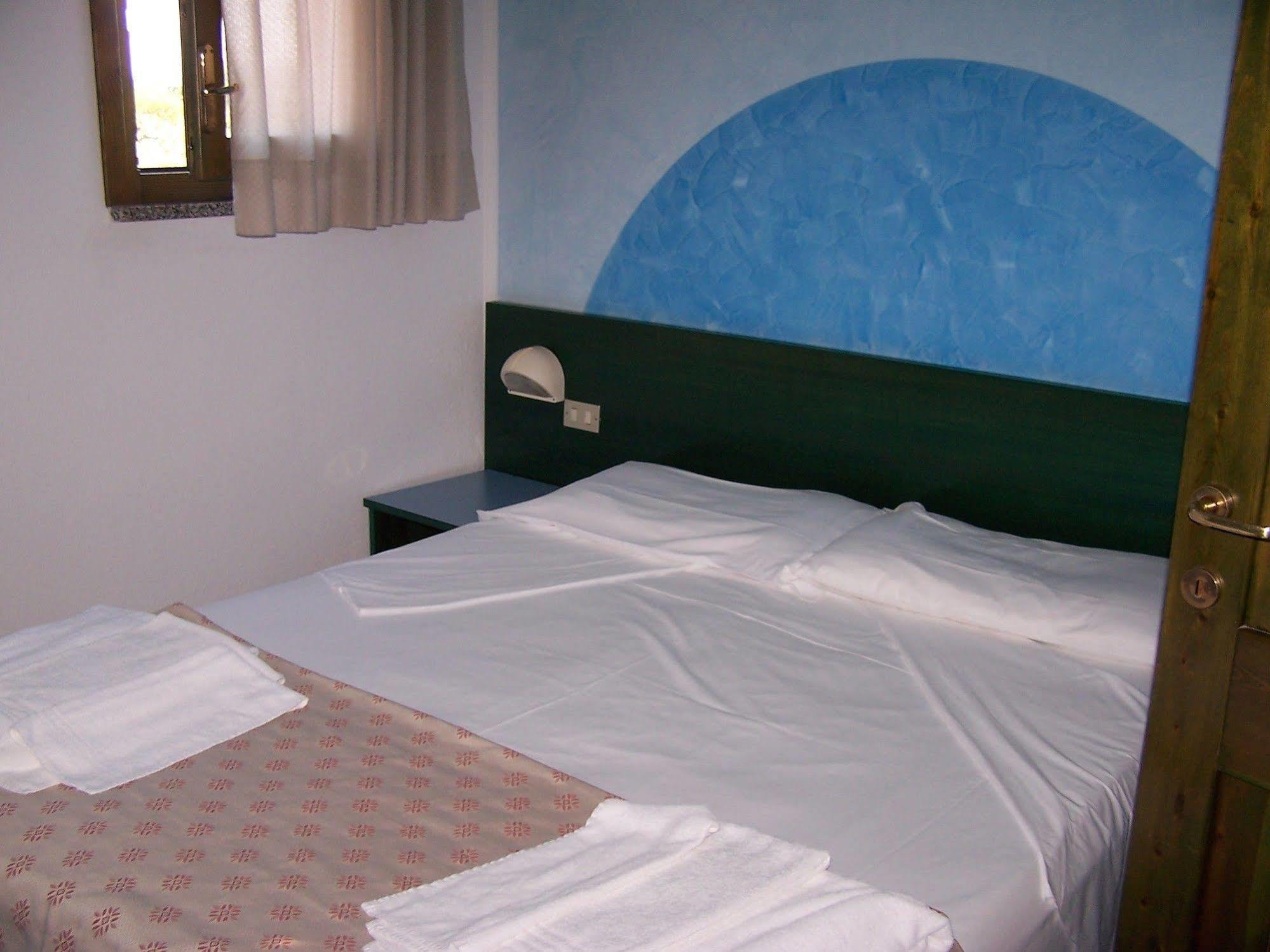 Residence Verde Mare Official Site ตอร์โตลี ภายนอก รูปภาพ