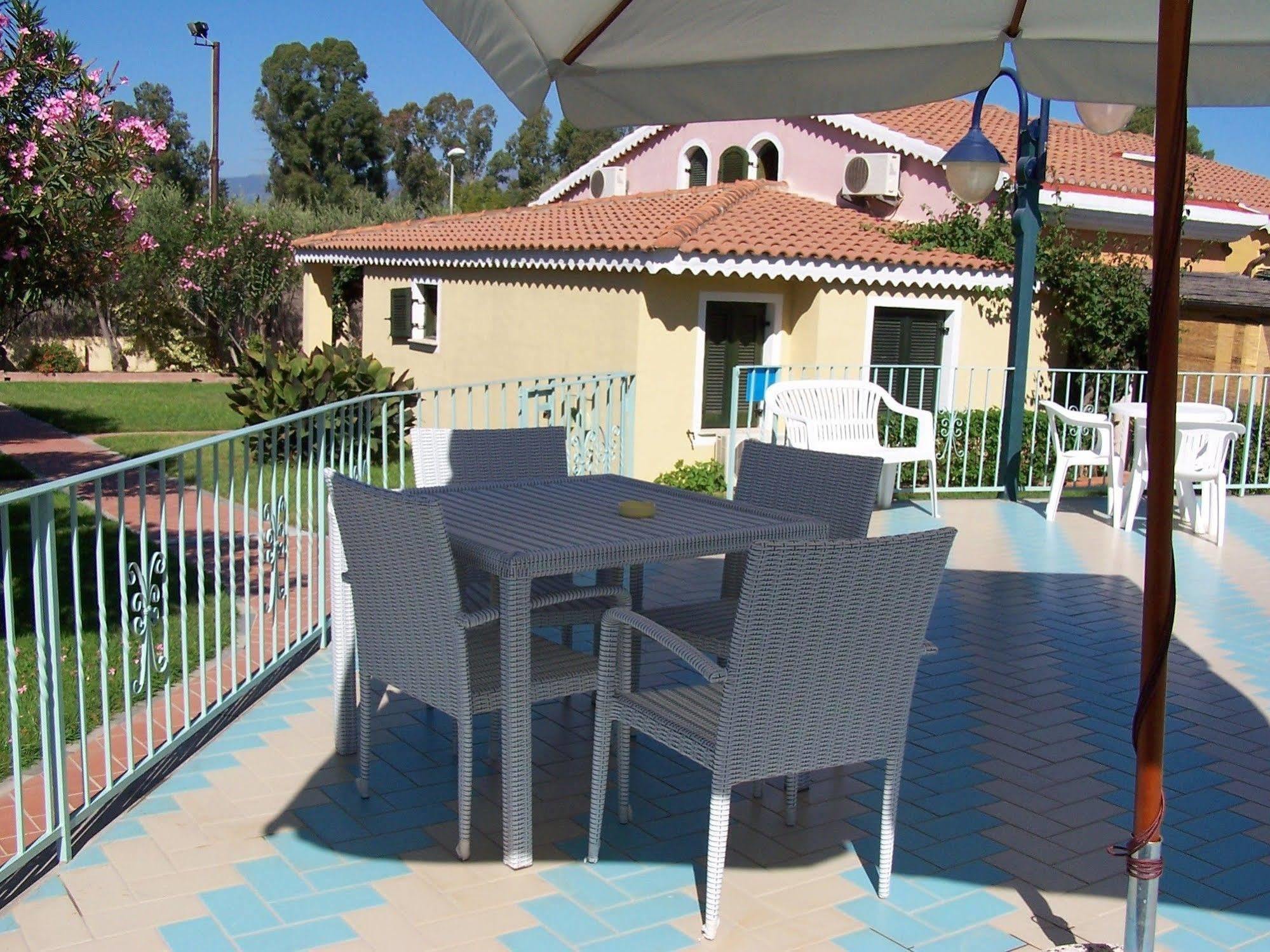 Residence Verde Mare Official Site ตอร์โตลี ภายนอก รูปภาพ